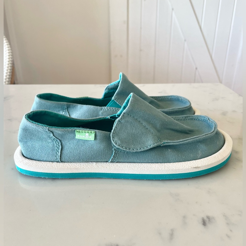 Sanuk Kids slip on size 13